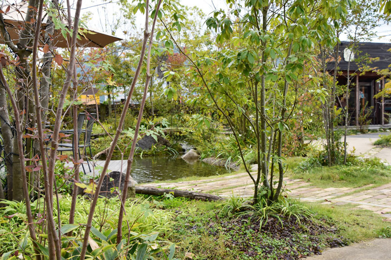小割の石の庭