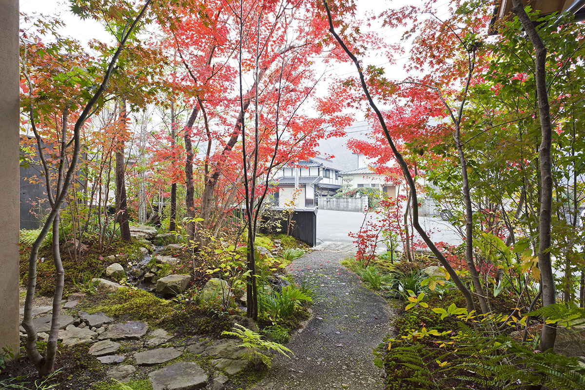 小割の石の庭