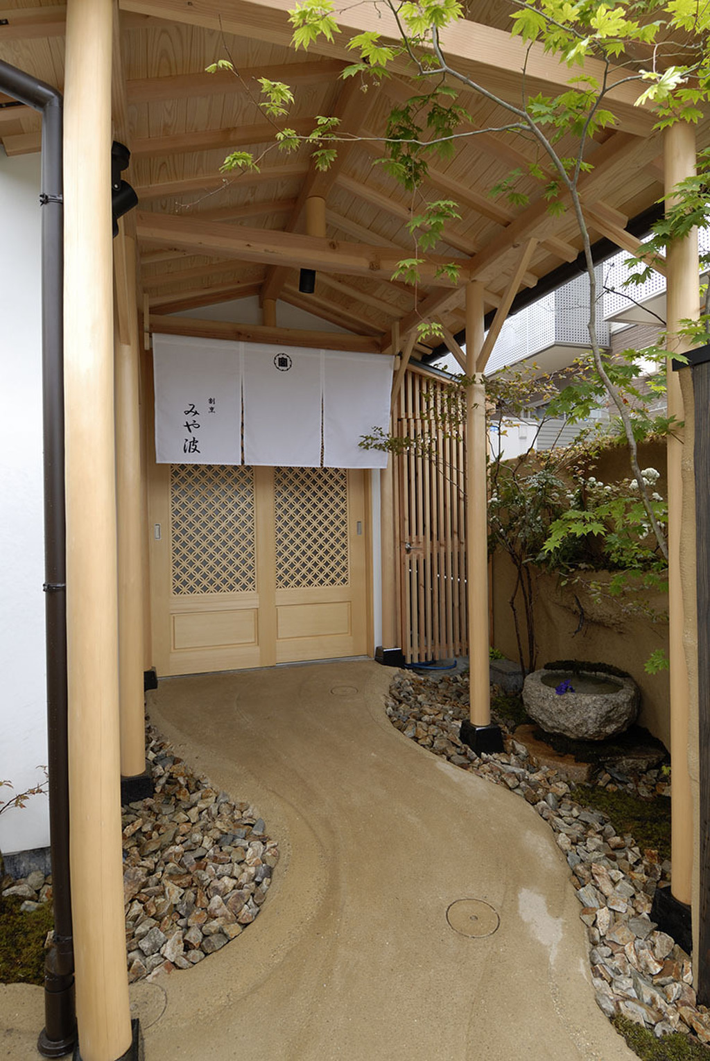 小割の石の庭