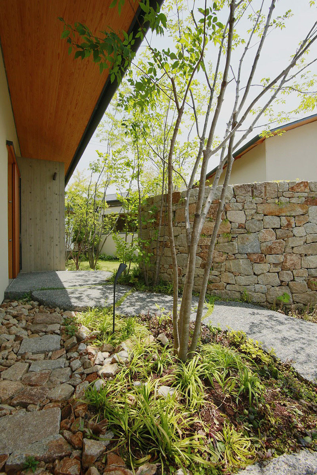 小割の石の庭