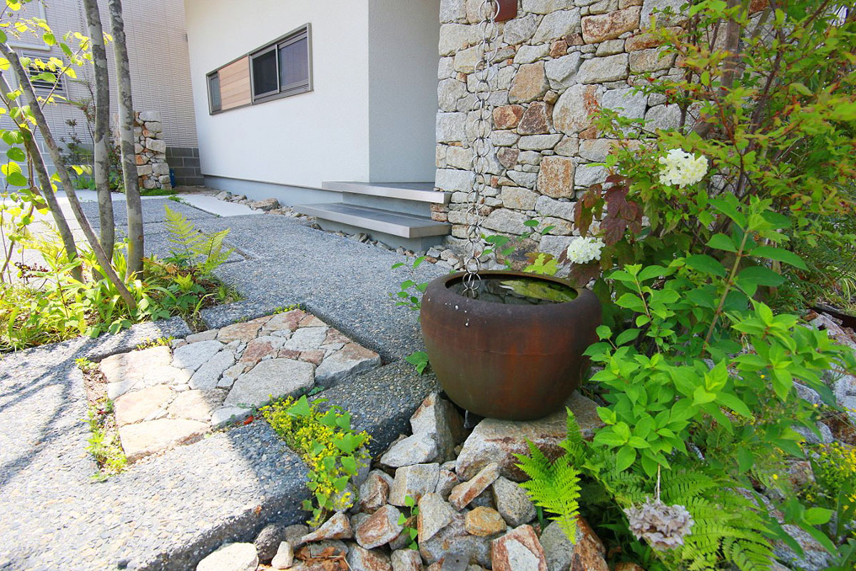小割の石の庭