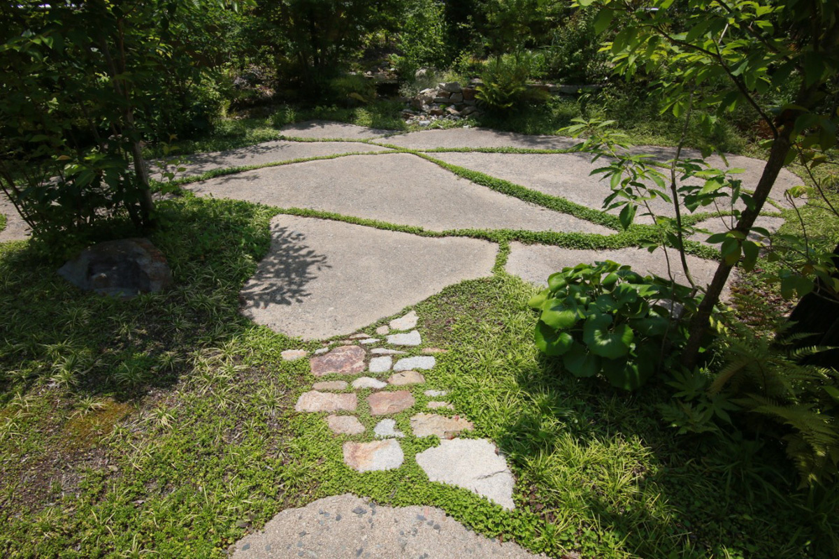 小割の石の庭