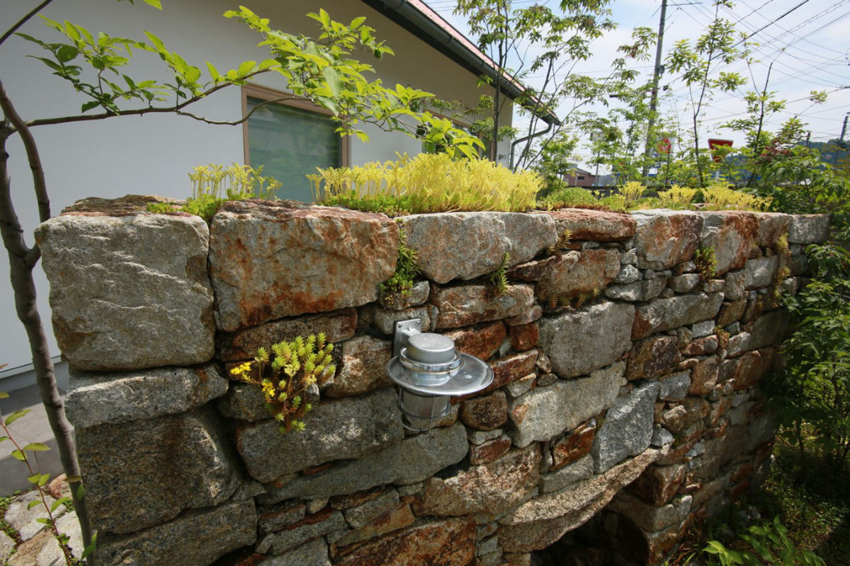 小割の石の庭